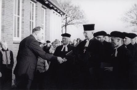 1957